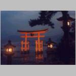 torii_lanterns.jpg