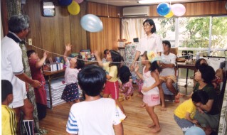 Balloon volleyball